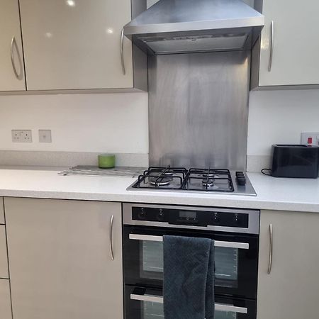 Bromley Common- Double Bedroom With En-Suite With Private Lounge In Shared Town House Exteriér fotografie