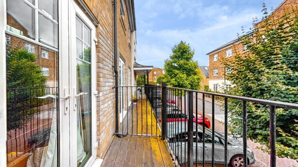 Bromley Common- Double Bedroom With En-Suite With Private Lounge In Shared Town House Exteriér fotografie