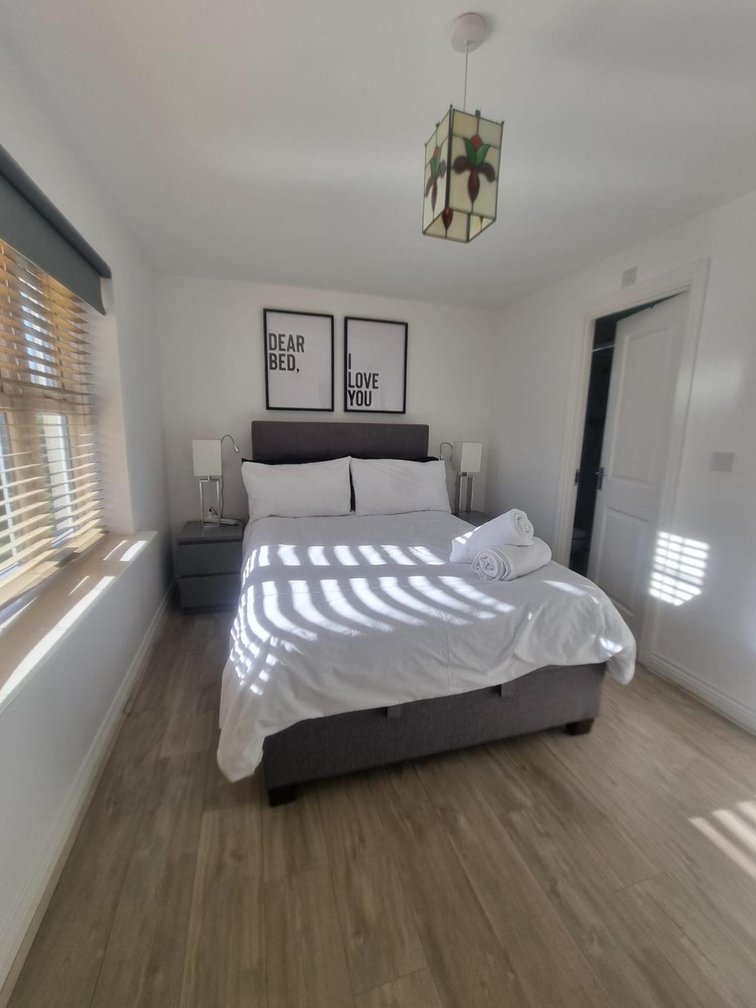 Bromley Common- Double Bedroom With En-Suite With Private Lounge In Shared Town House Exteriér fotografie